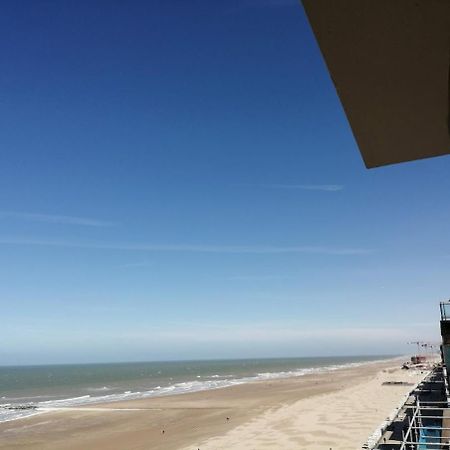 Lovely N° 9 Op Ieder Moment Een Prachtig Zeezicht & Zwembad Middelkerke Bagian luar foto