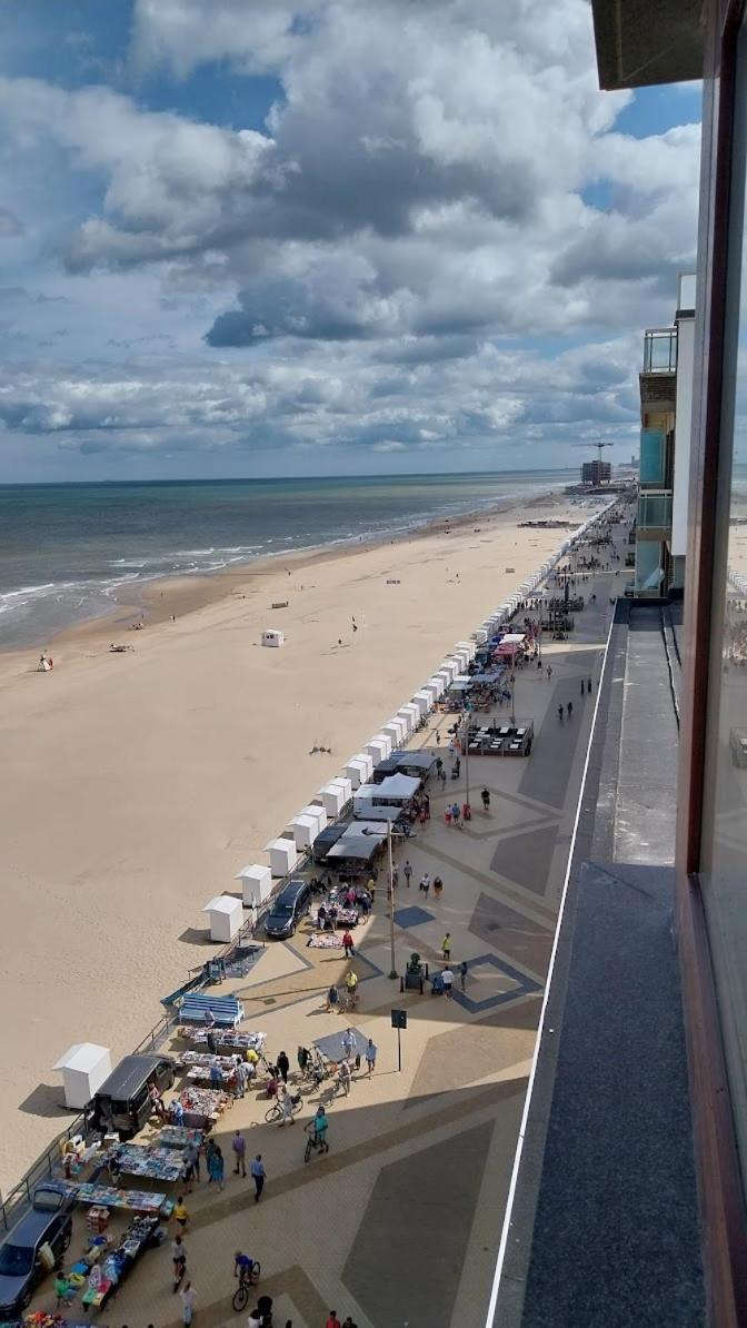 Lovely N° 9 Op Ieder Moment Een Prachtig Zeezicht & Zwembad Middelkerke Bagian luar foto