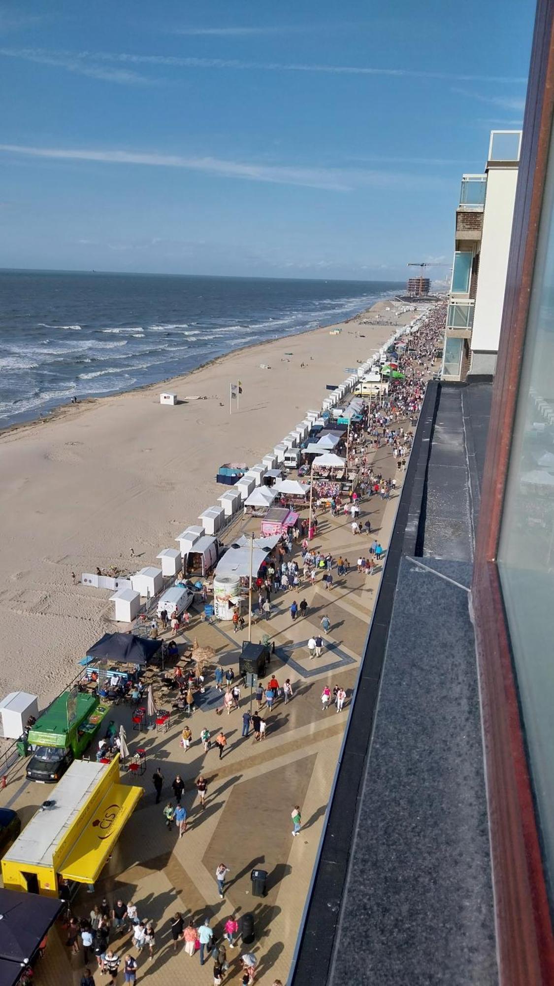 Lovely N° 9 Op Ieder Moment Een Prachtig Zeezicht & Zwembad Middelkerke Bagian luar foto